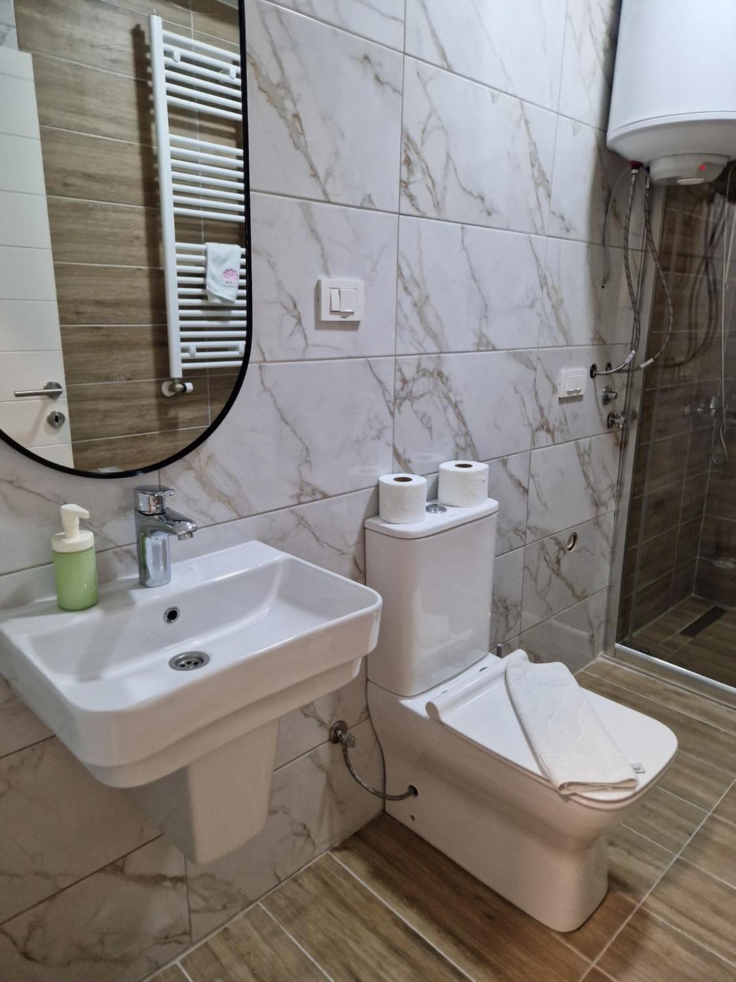 Luxury Iva Iii Apartment